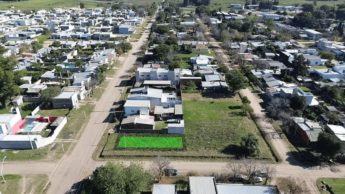 Se VENDE lote en barrio Las Flores Rqta. 2