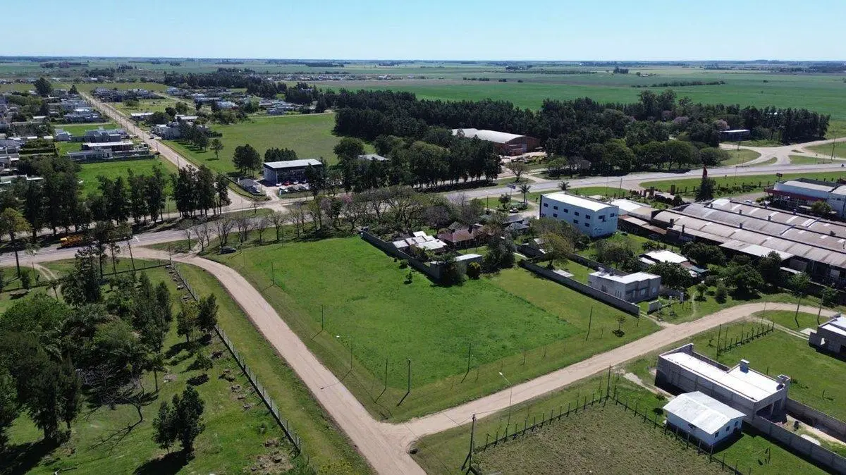 Lote en VENTA a metros de Ruta 11 Avellaneda 5