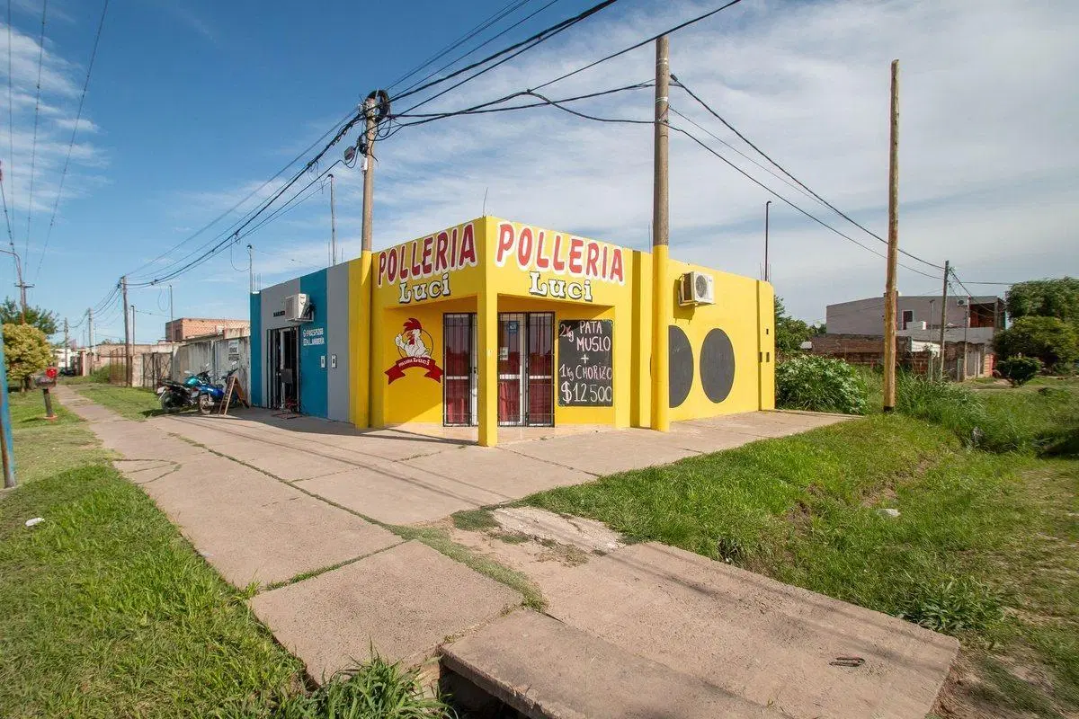 Se venden 2 locales sobre 47 (Islas Malvinas) Rqta 4