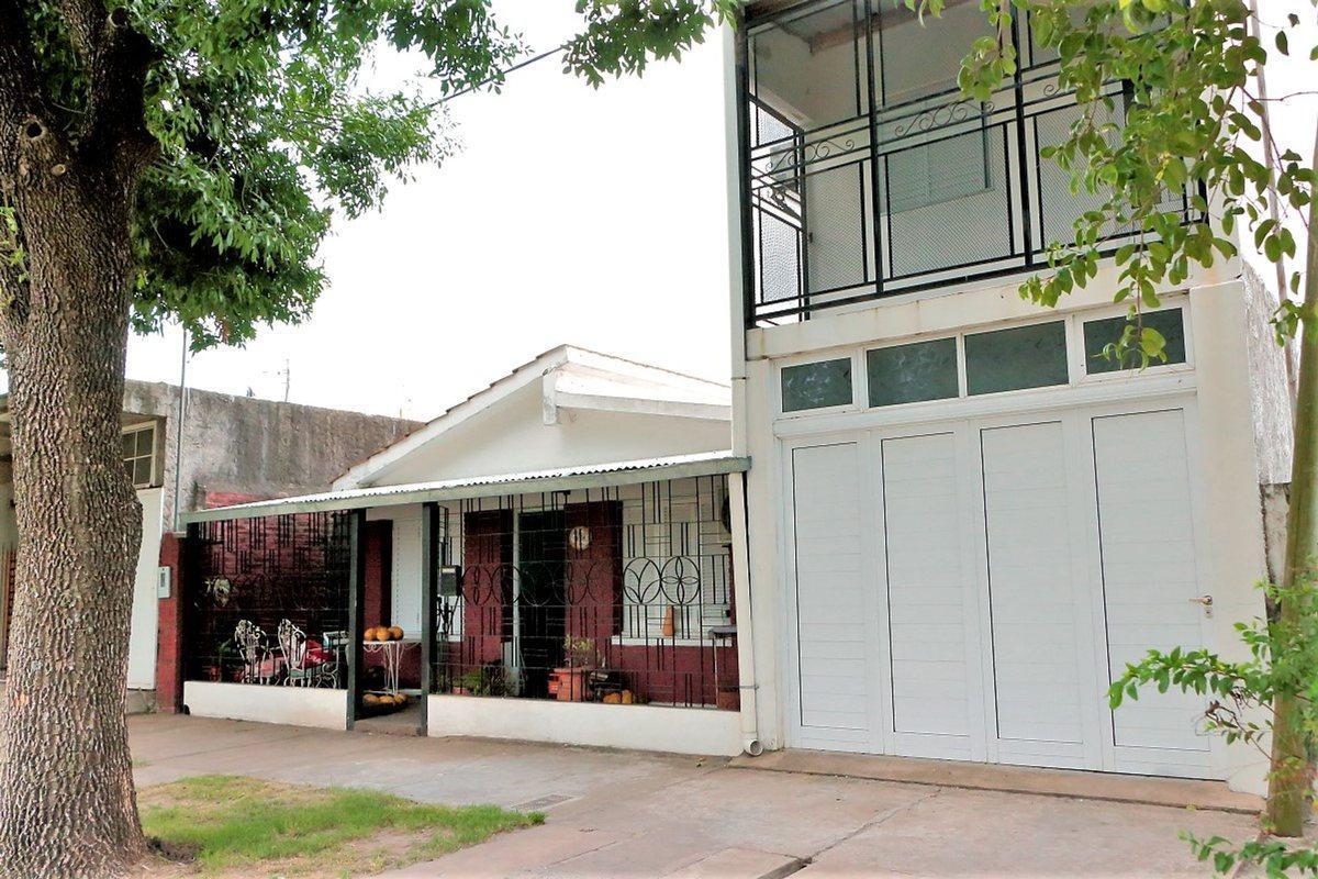 SE ALQUILA CASA EN AVELLANEDA