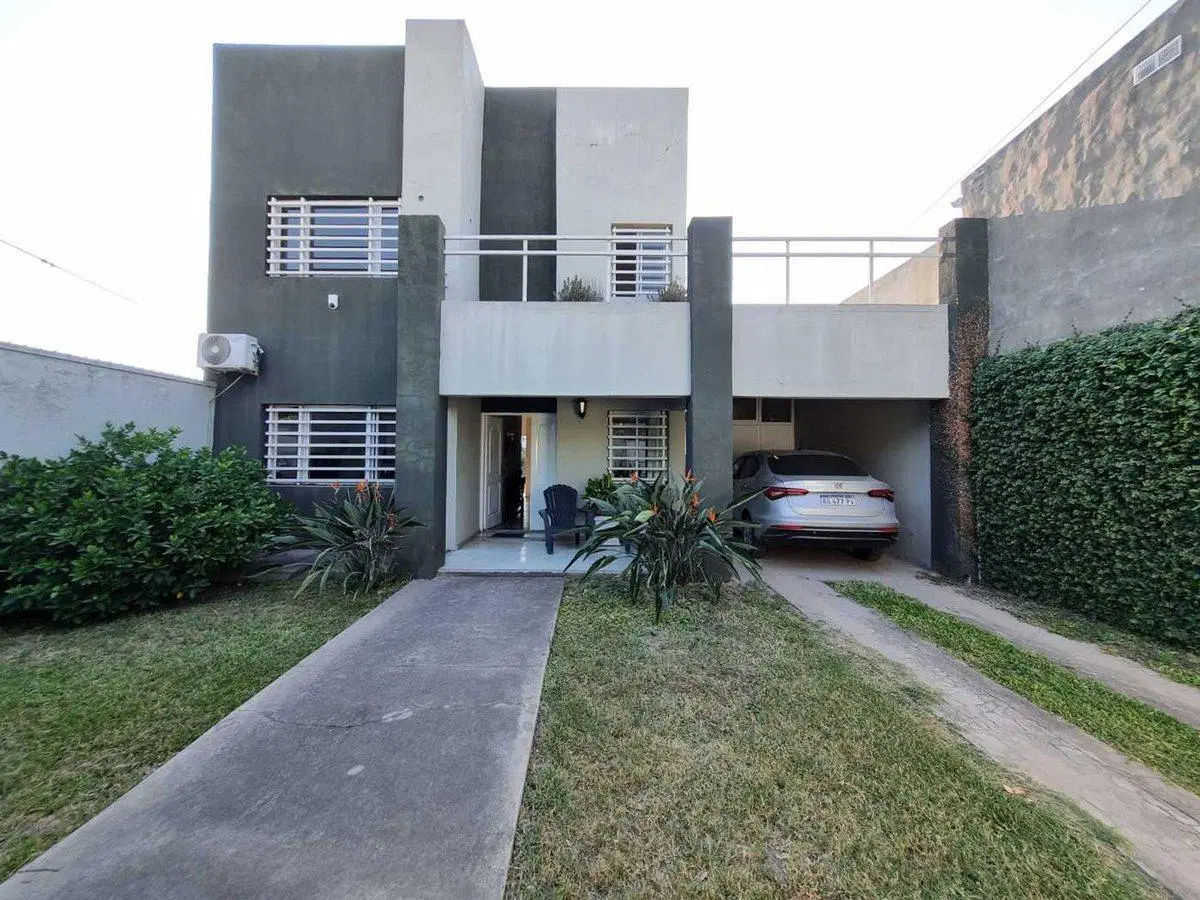 Casa en venta – Roca 3132 Barrio Obligado 5
