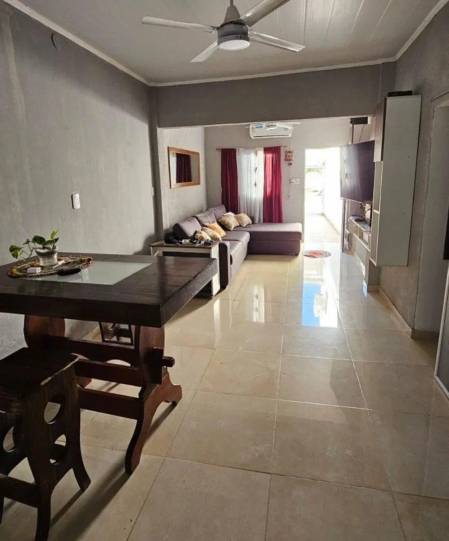 En VENTA Complejo de 3 deptos y 1 local comercial. 2