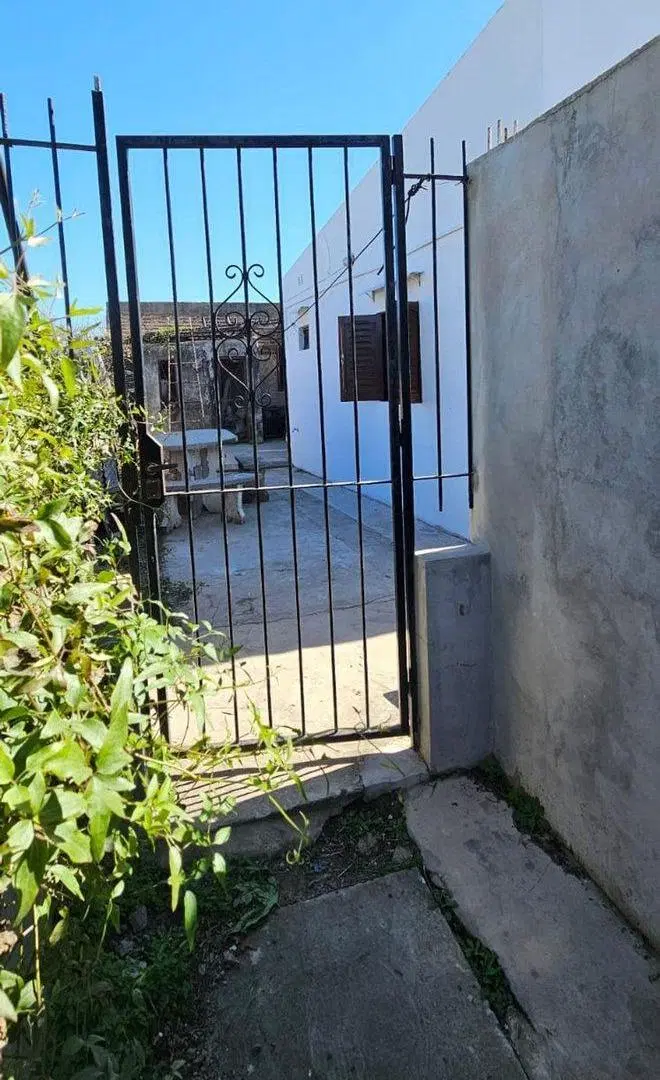 En VENTA Complejo de 3 deptos y 1 local comercial. 5