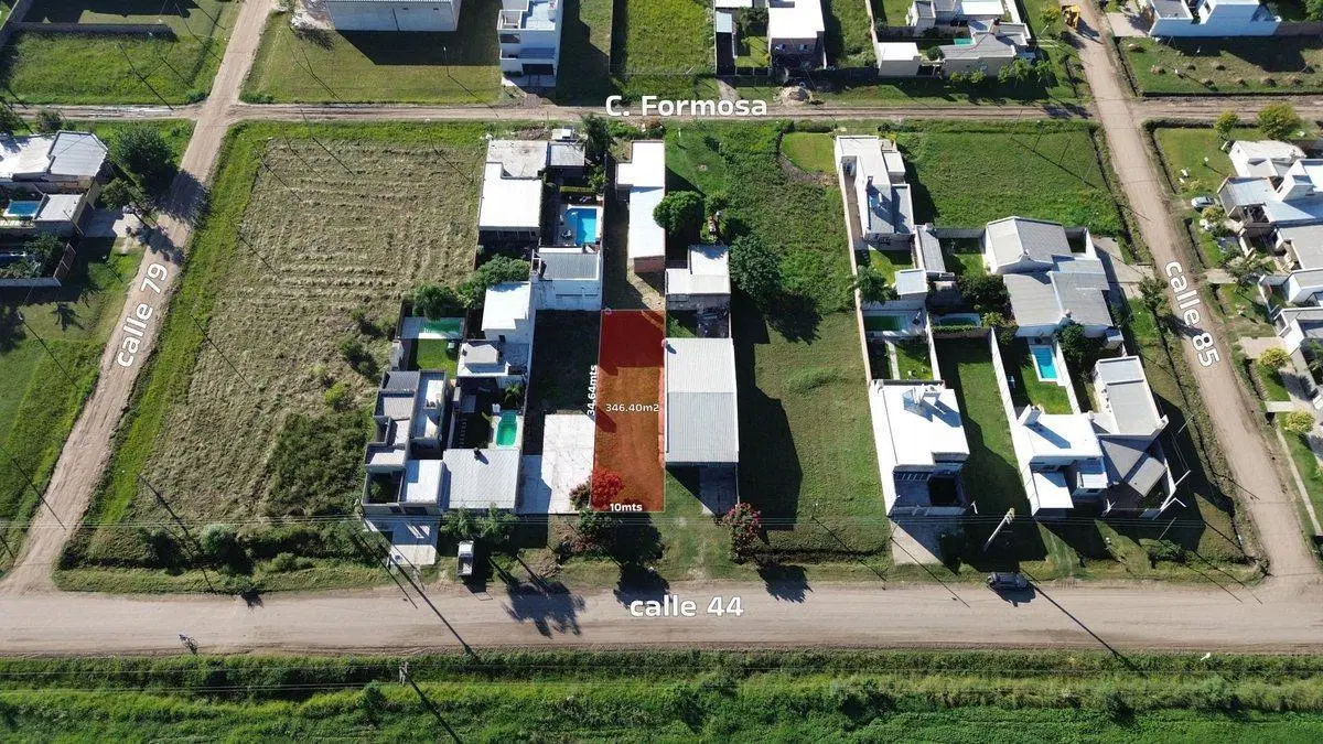 Lote sobre calle 44 Barrio Martelossi 3