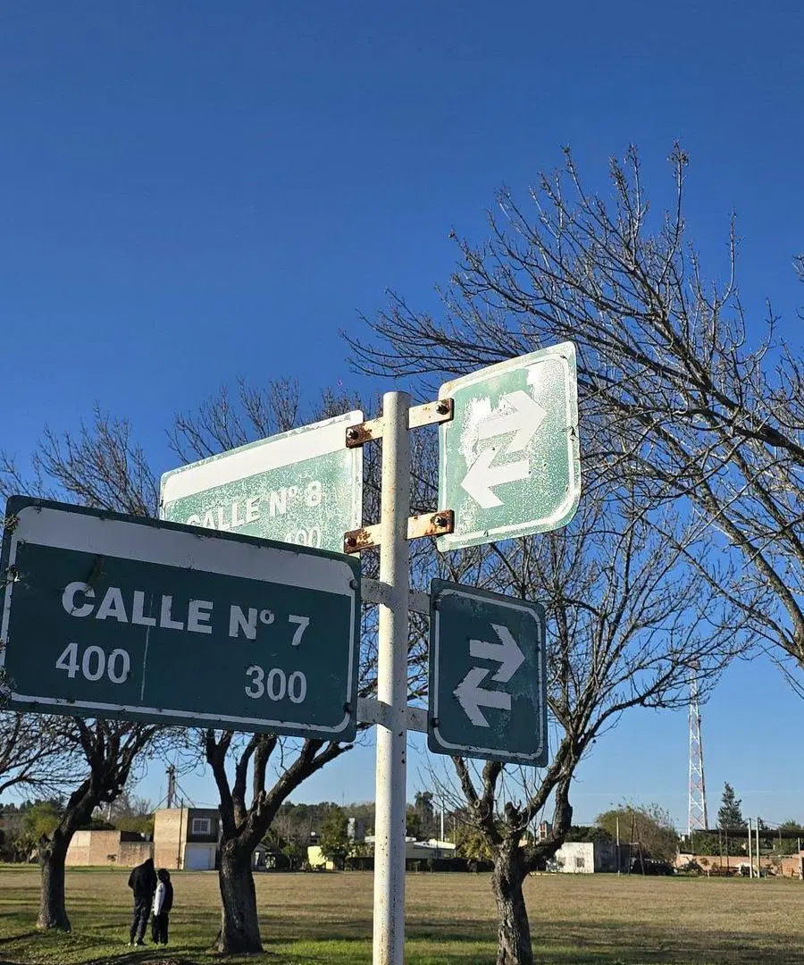Se vende Lote en Los Laureles. En esquina 4