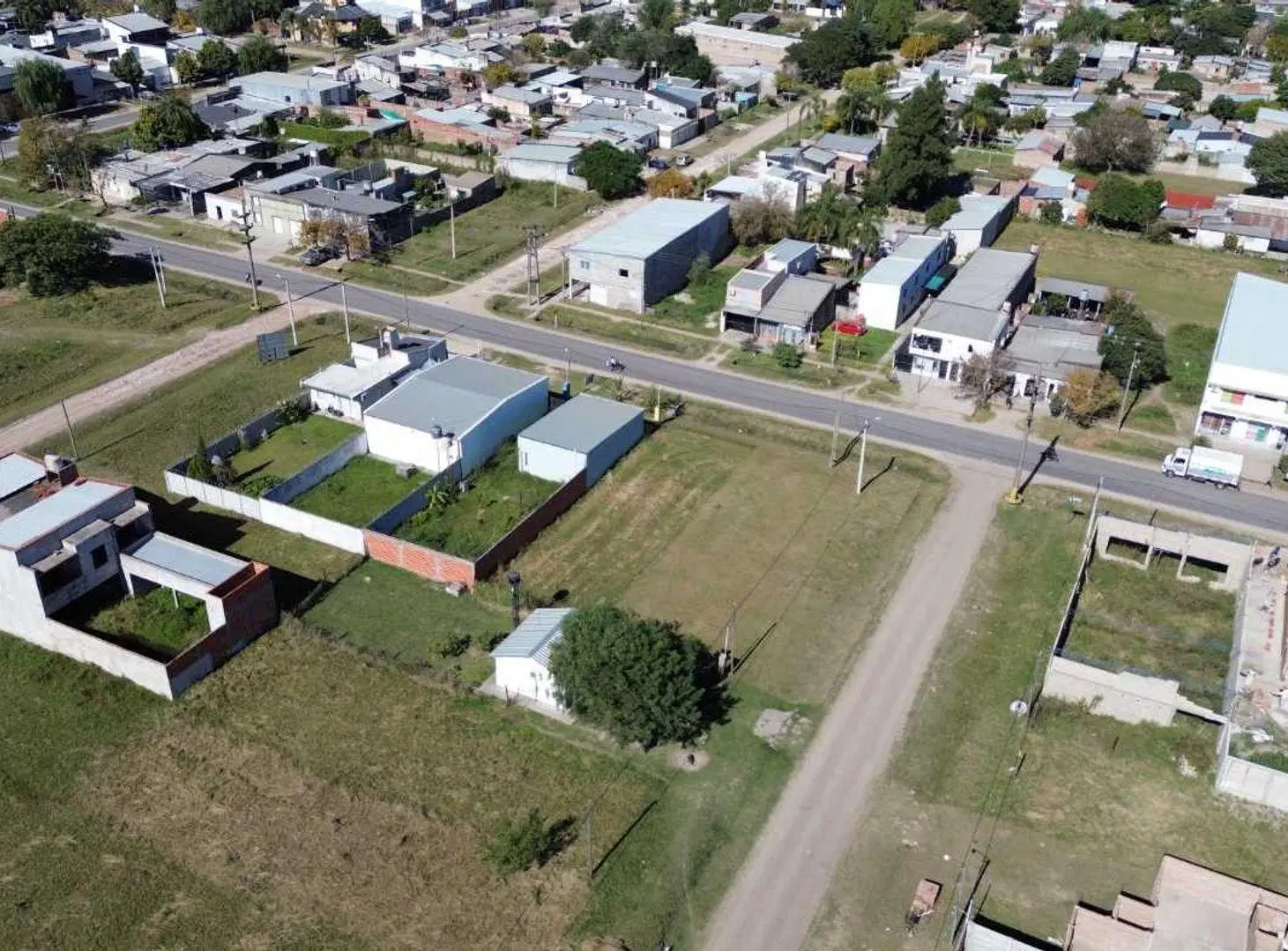 SE VENDE TERRENO SOBRE CALLE 47 2
