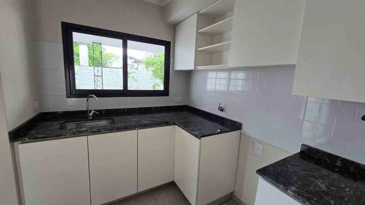 CASA EN VENTA EN RECONQUISTA ( 4BV) 3