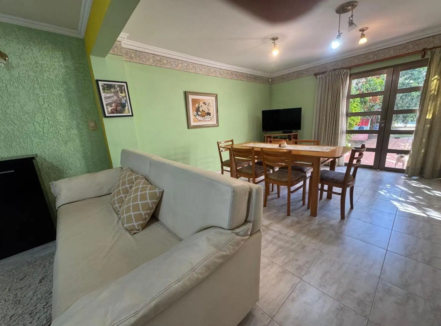 Casa centrica  en venta ubicada en Moreno 872. 3