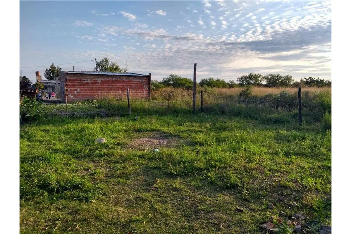 SE VENDE CASA 3 DORM-BARRIO NUEVO- RECONQUISTA 3