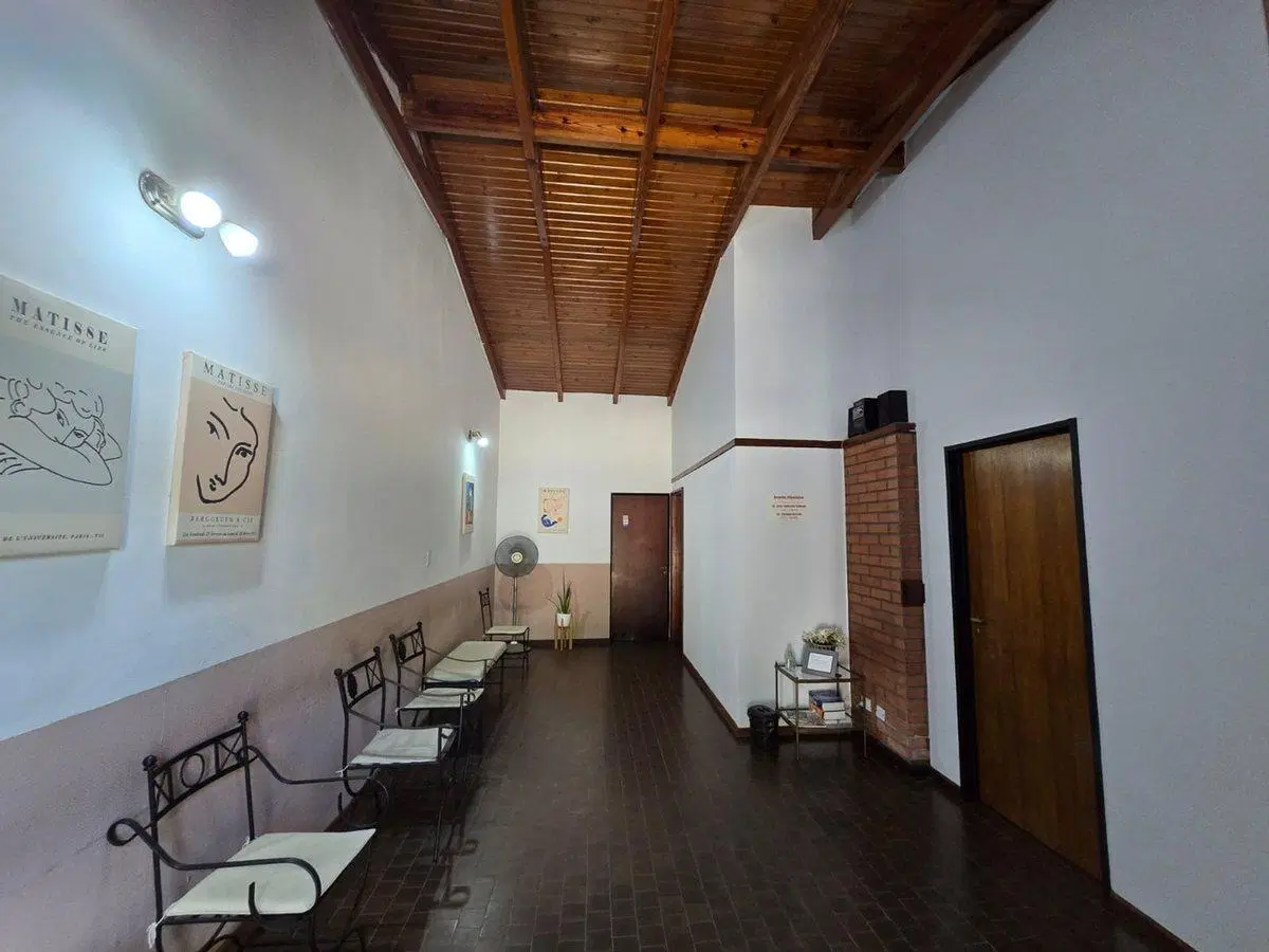 Se vende casa céntrica frente a plaza 25 de Mayo 4