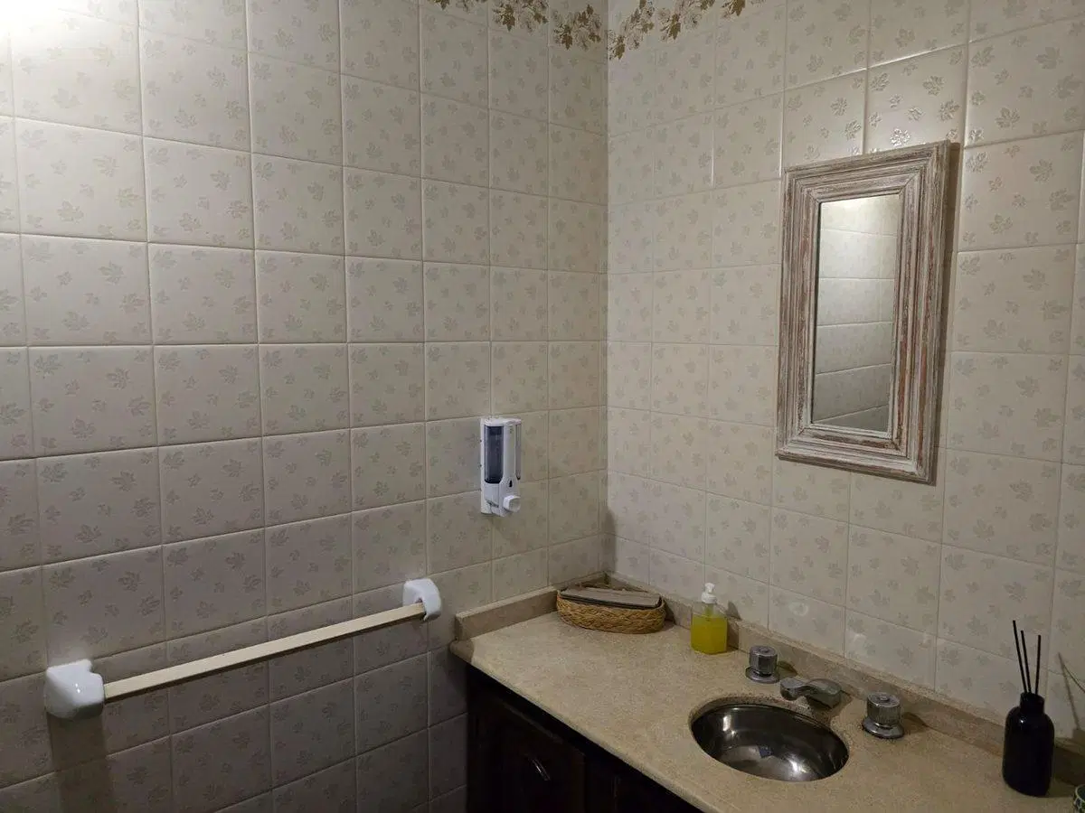 Se vende casa céntrica frente a plaza 25 de Mayo 2