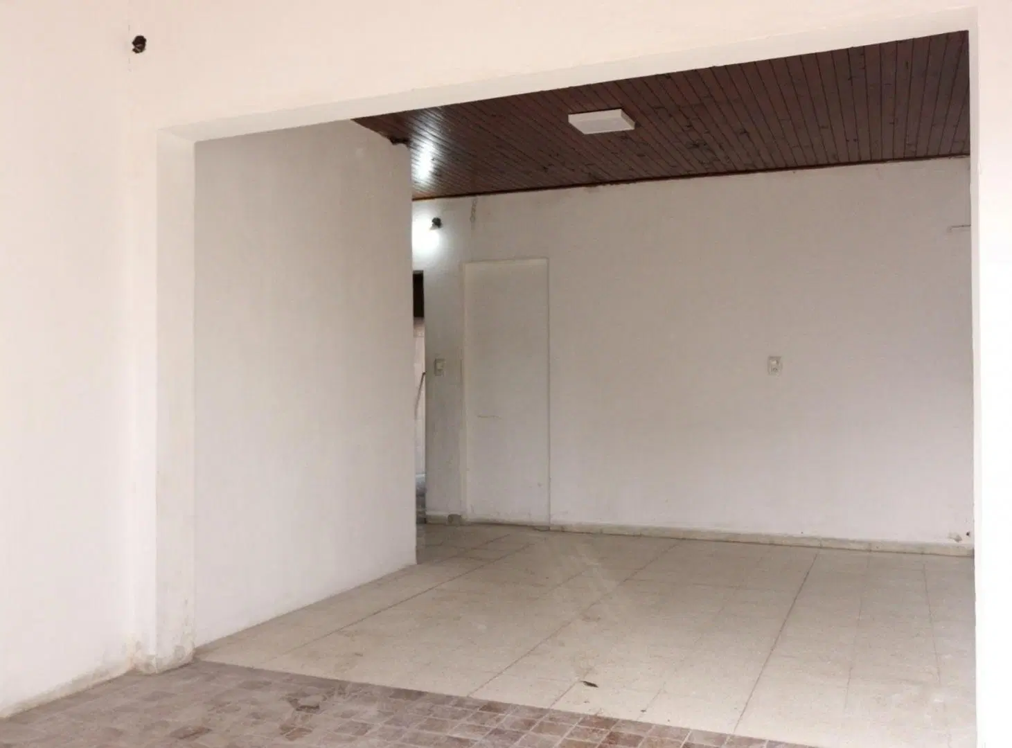 SE VENDE CASA(2 DEPTOS) EN RECONQUISTA 3