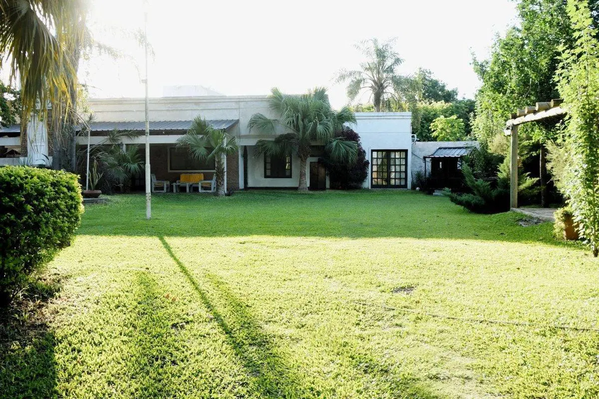 SE VENDE CASA EN RECONQUISTA, SOBRE F. ROSSI 2596 2