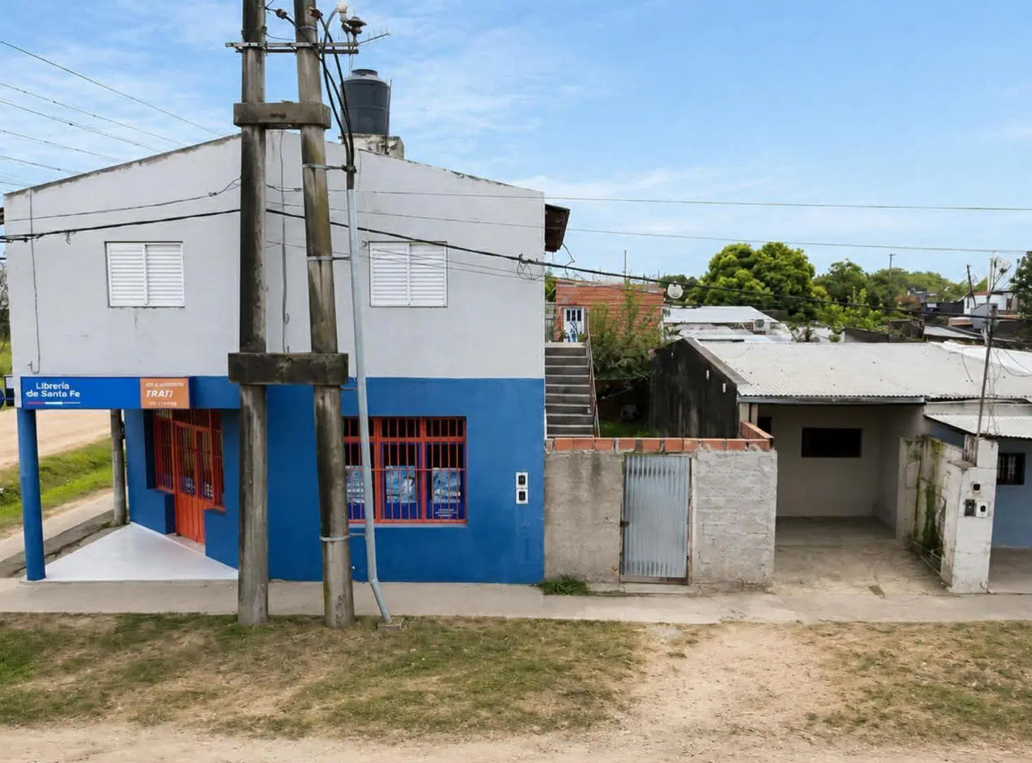 En Venta Locales Comerciales + Departamentos 3