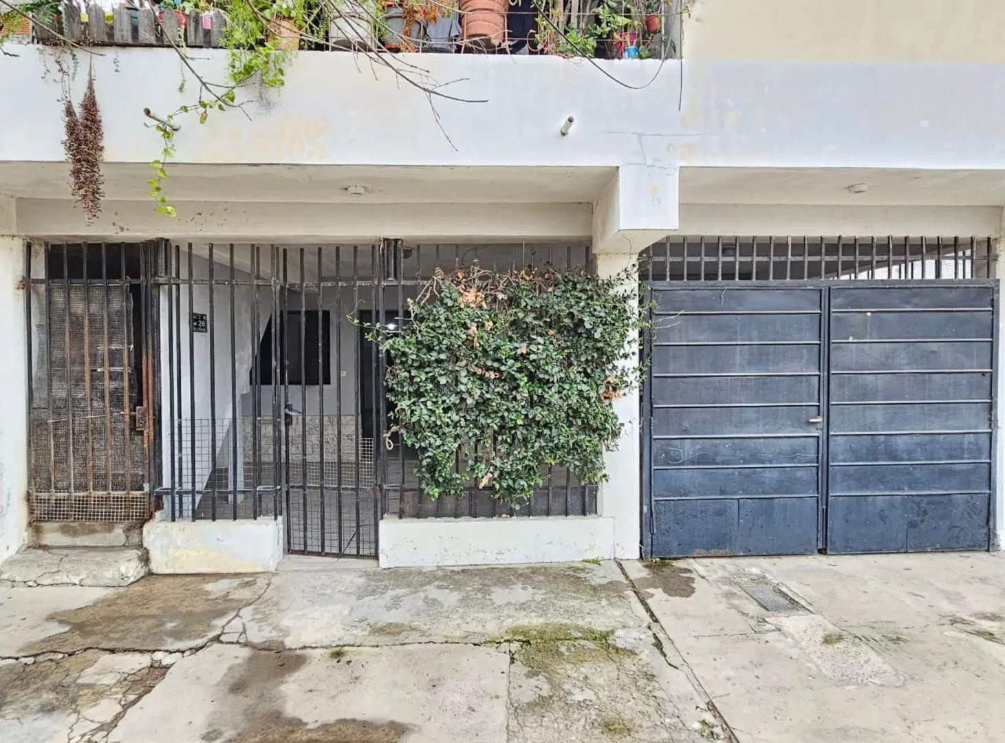 Casa en Planta baja Barrio 374 viviendas 3 dorm. 8