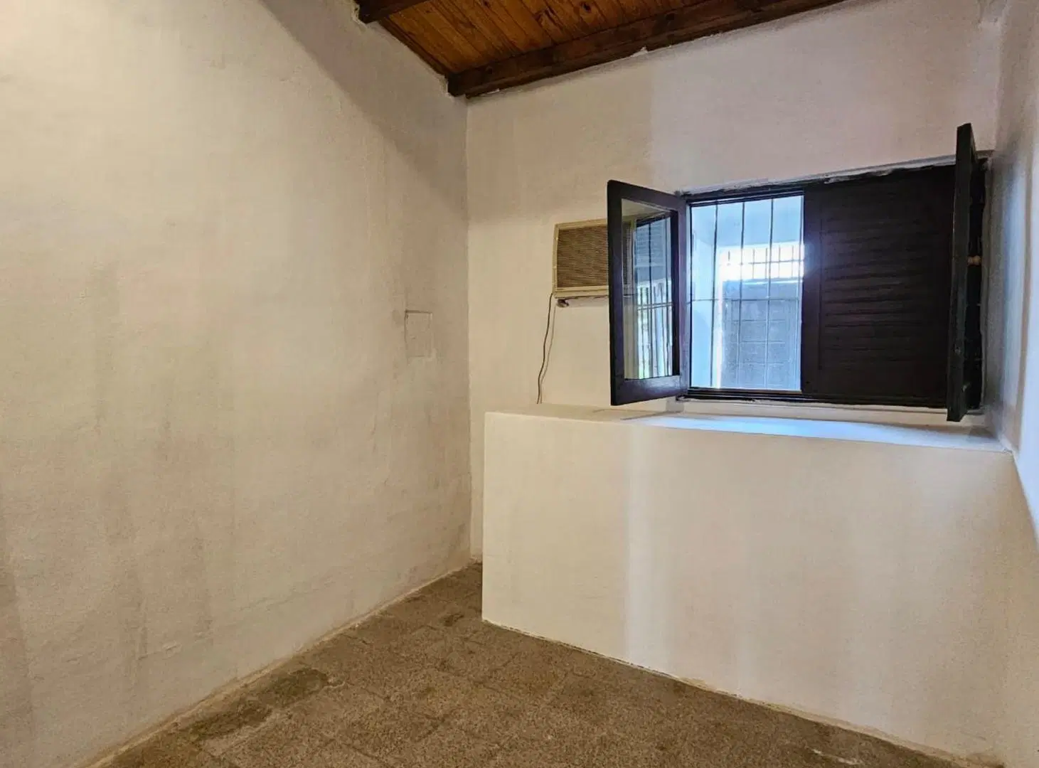 Casa en Planta baja Barrio 374 viviendas 3 dorm. 5