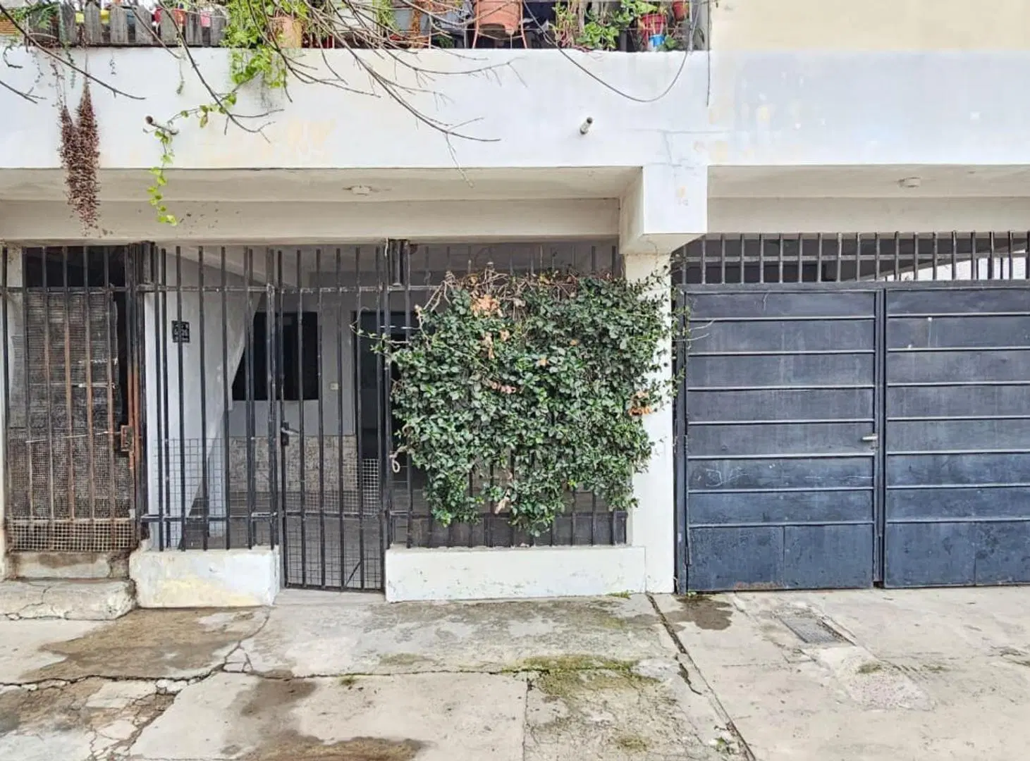 Casa en Planta baja Barrio 374 viviendas 3 dorm. 3