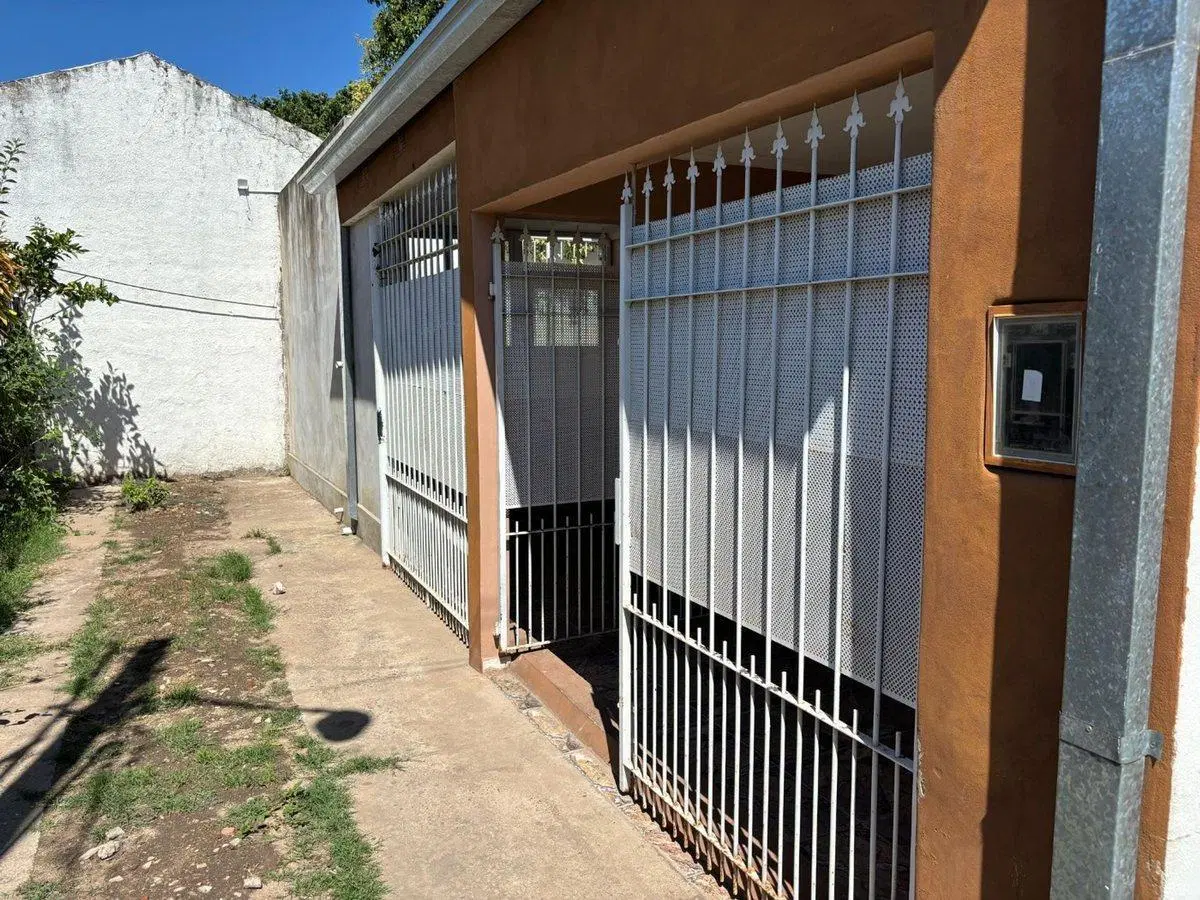 Casa interna en Barrio Chapero Reconquista. 5