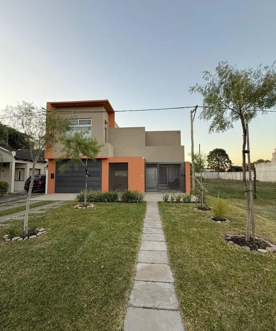 Casa en venta, Barrio Don Carlos Reconquista, 4