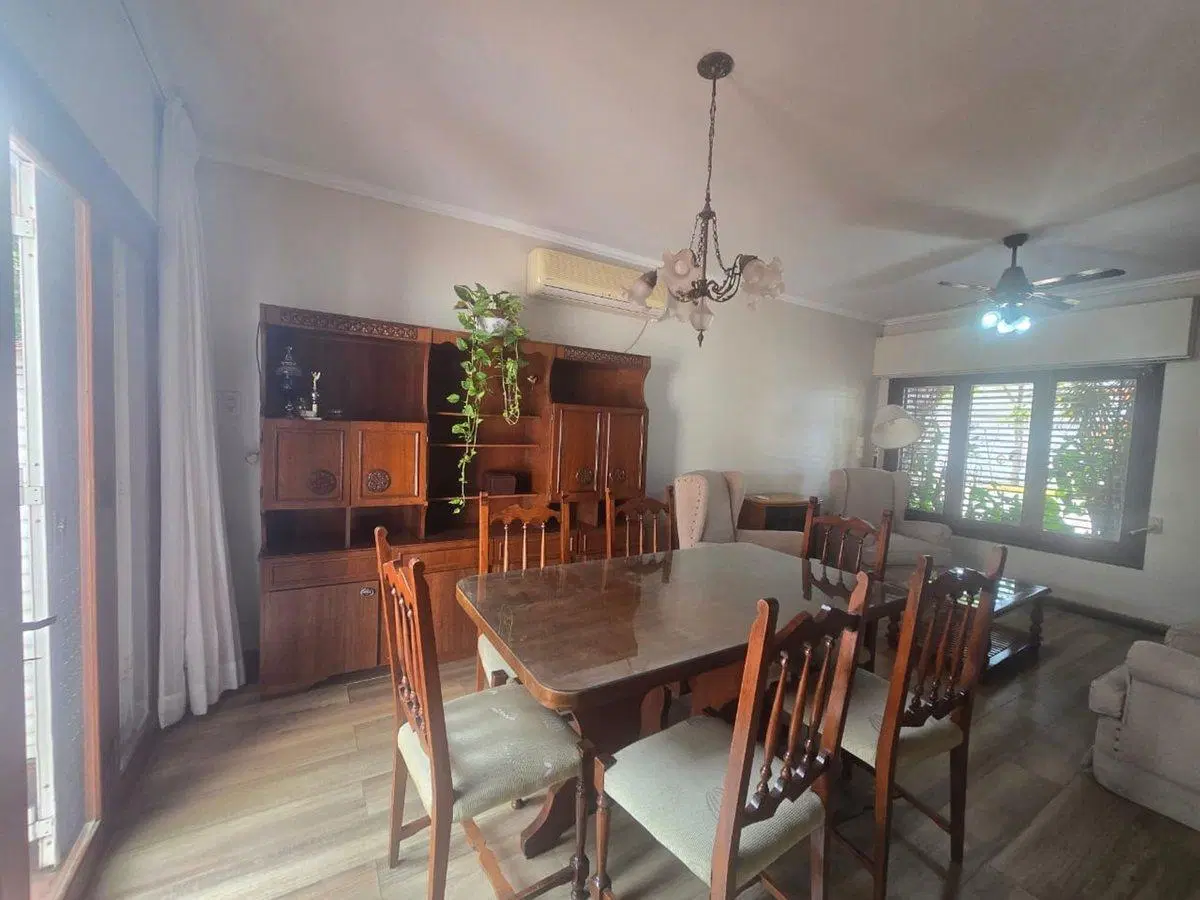 Se vende casa en centro de Reconquista 2