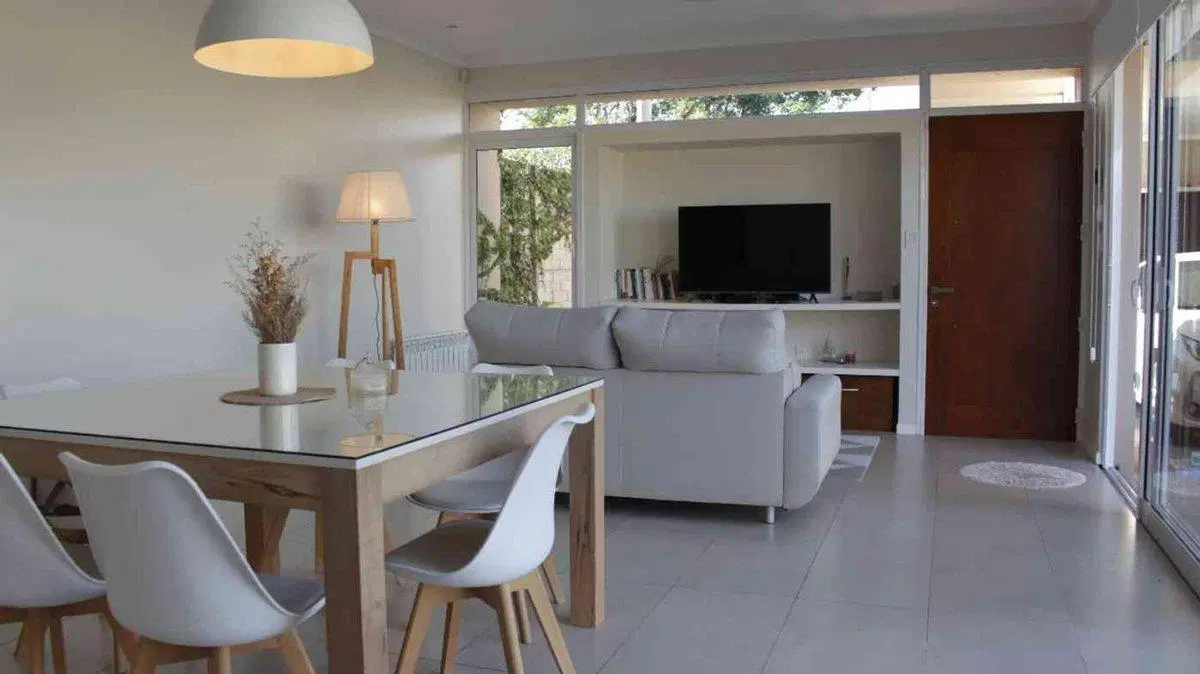 SE VENDE CASA EN BARRIO MARTELOSSI 3