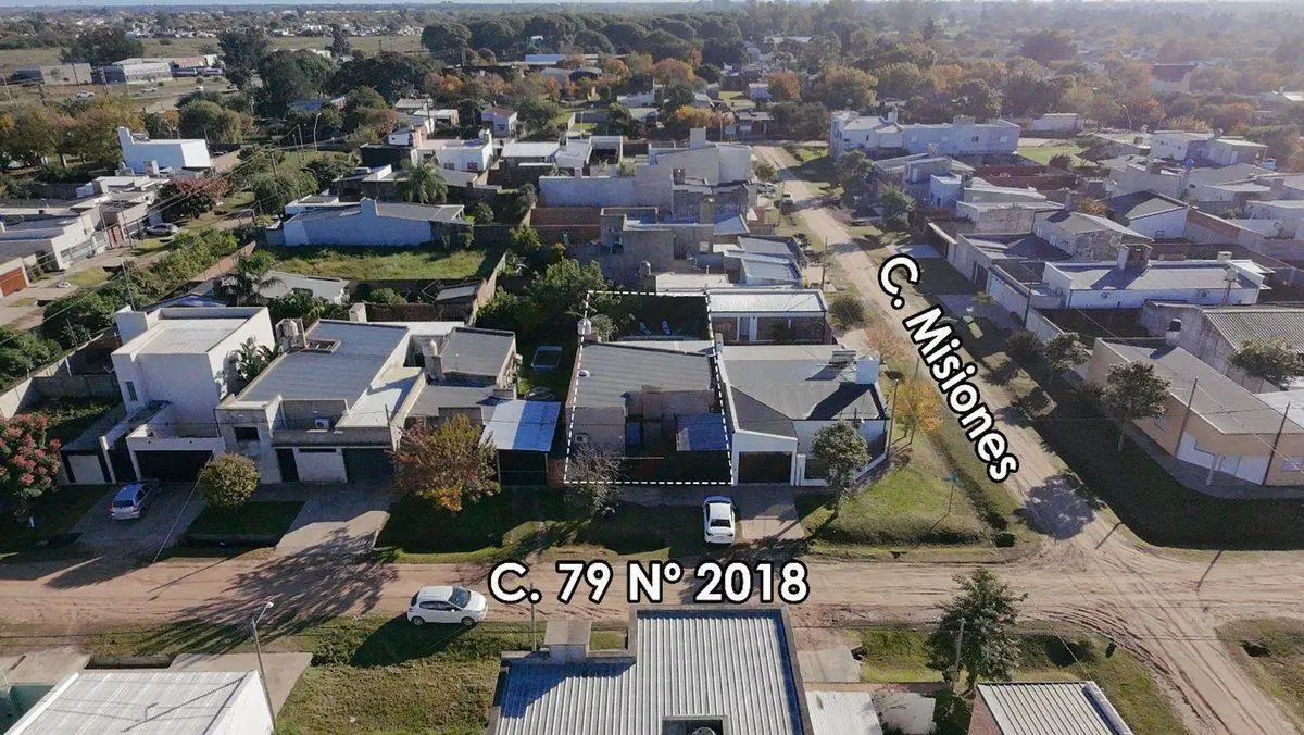 En Venta Casa de Dos Dormitorios con Piscina 8