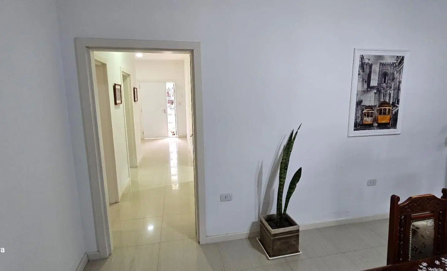 RECONQUISTA, SE VENDE CASA CÉNTRICA 5