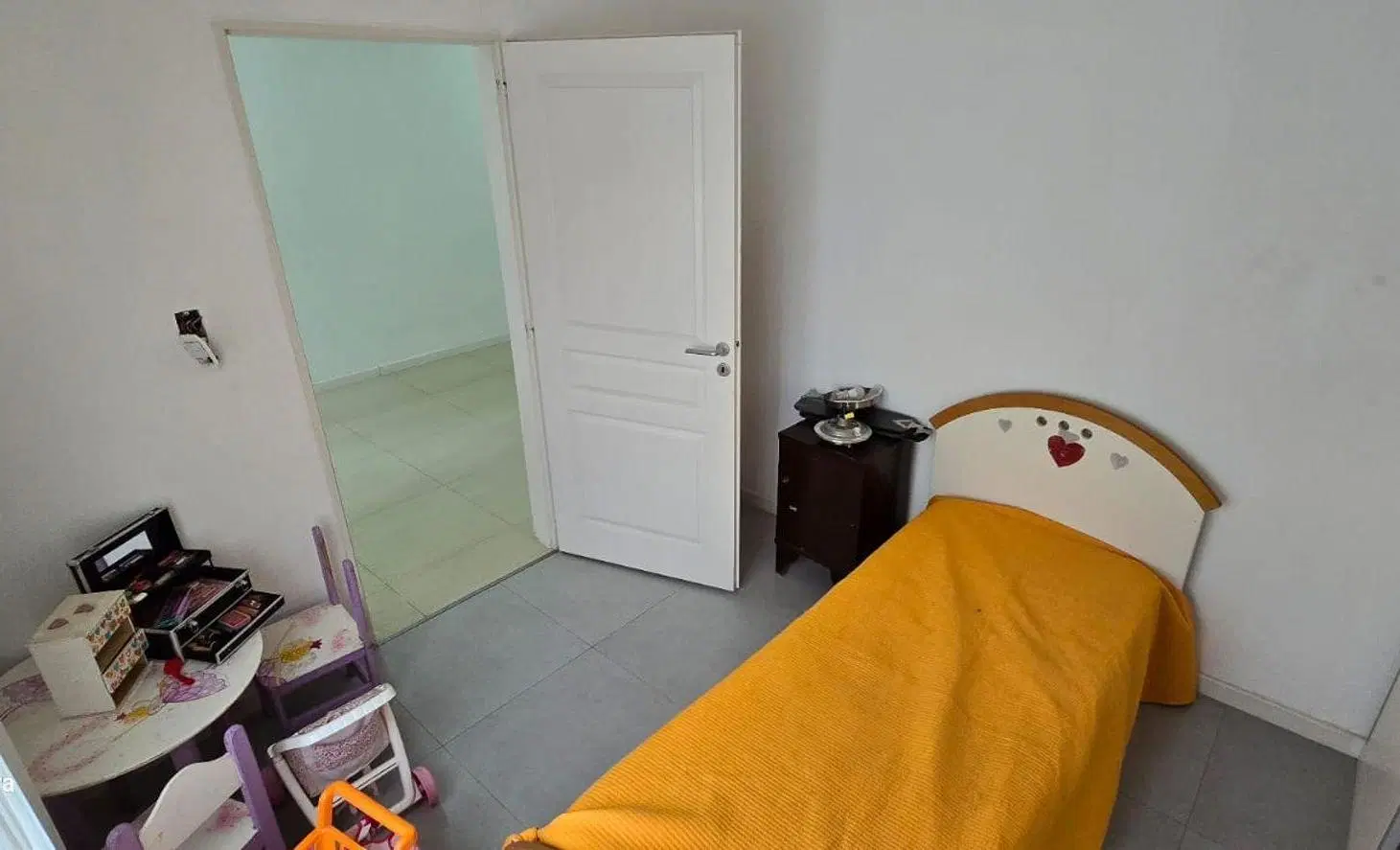 RECONQUISTA, SE VENDE CASA CÉNTRICA 8