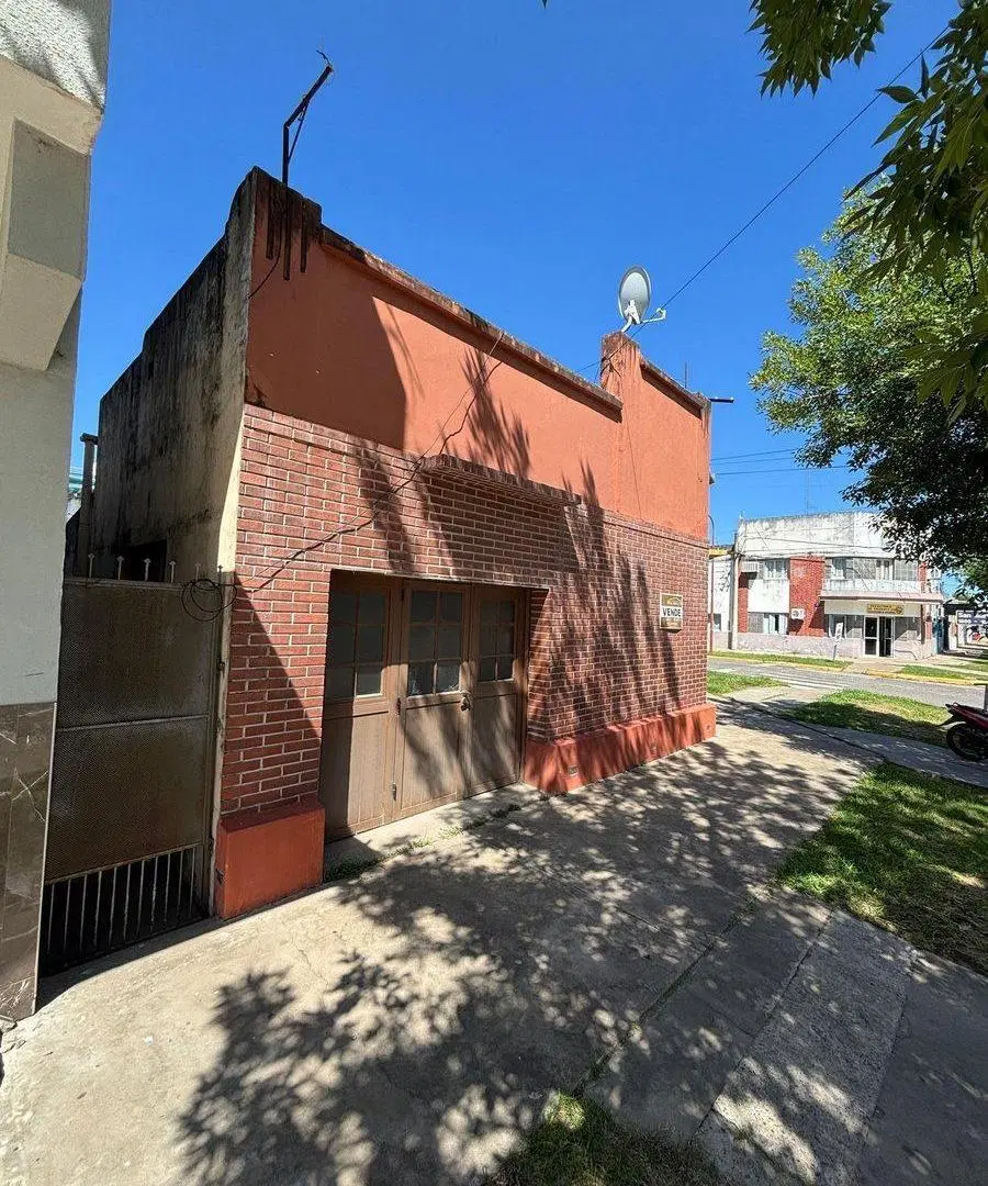 VENTA DE CASA CON LOCAL COMERCIAL 8