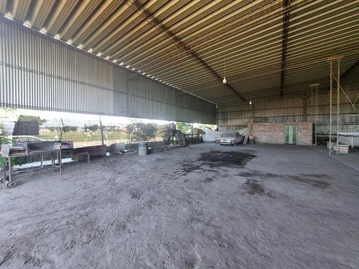 Se vende GALPON semiabierto Barrio Martelossi 4