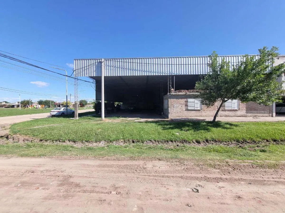 Se vende GALPON semiabierto Barrio Martelossi 8