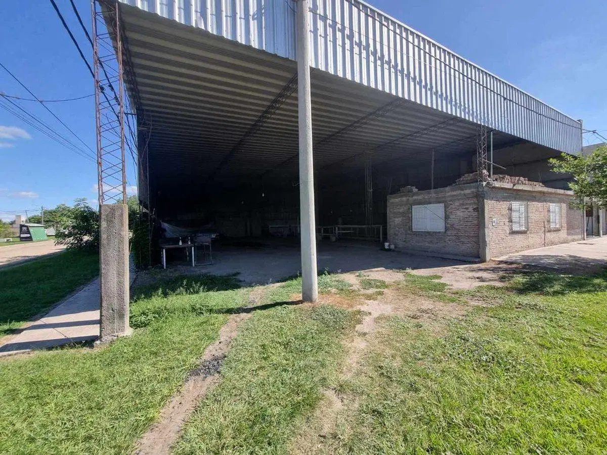 Se vende GALPON semiabierto Barrio Martelossi 3