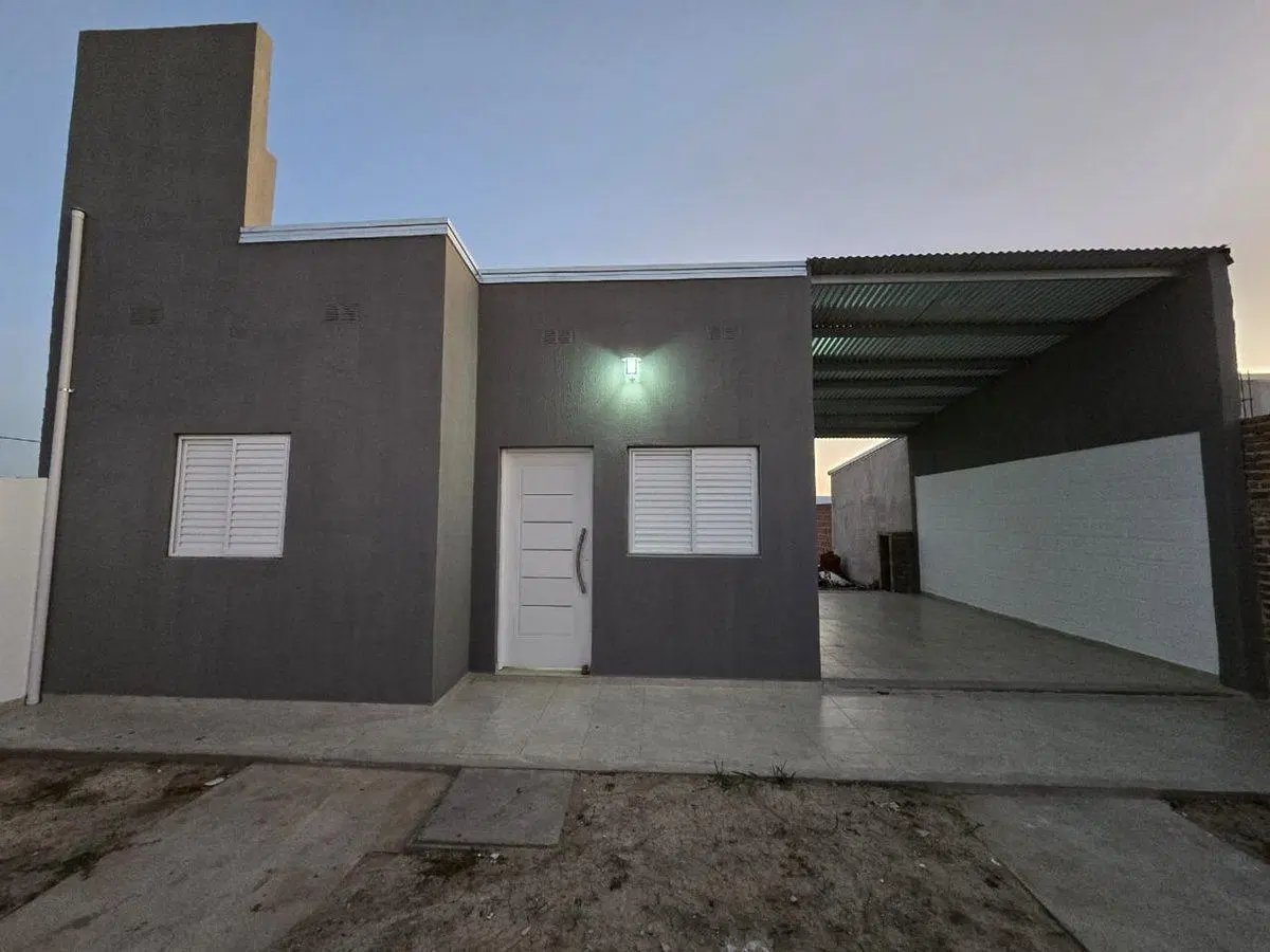 SE VENDE CASA A ESTRENAR EN AVELLANEDA 8