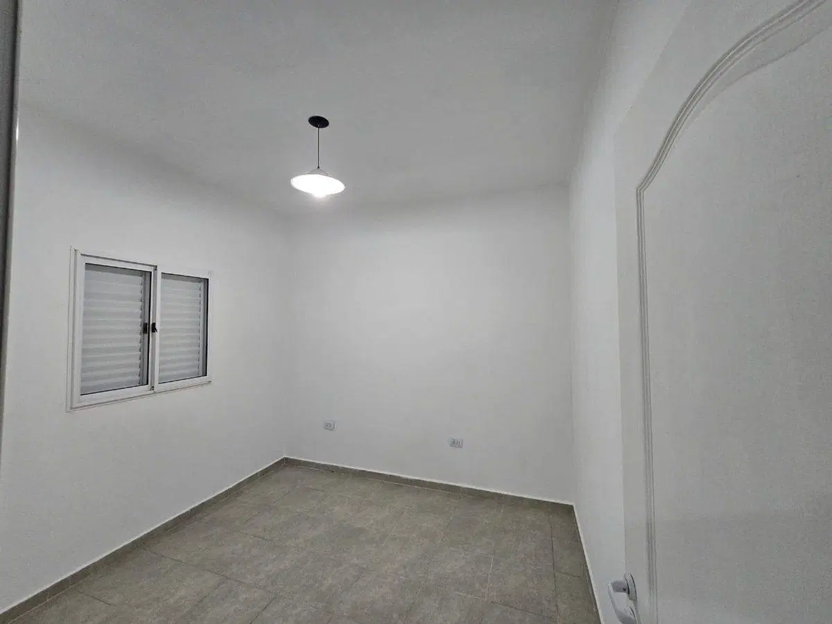 SE VENDE CASA A ESTRENAR EN AVELLANEDA 5