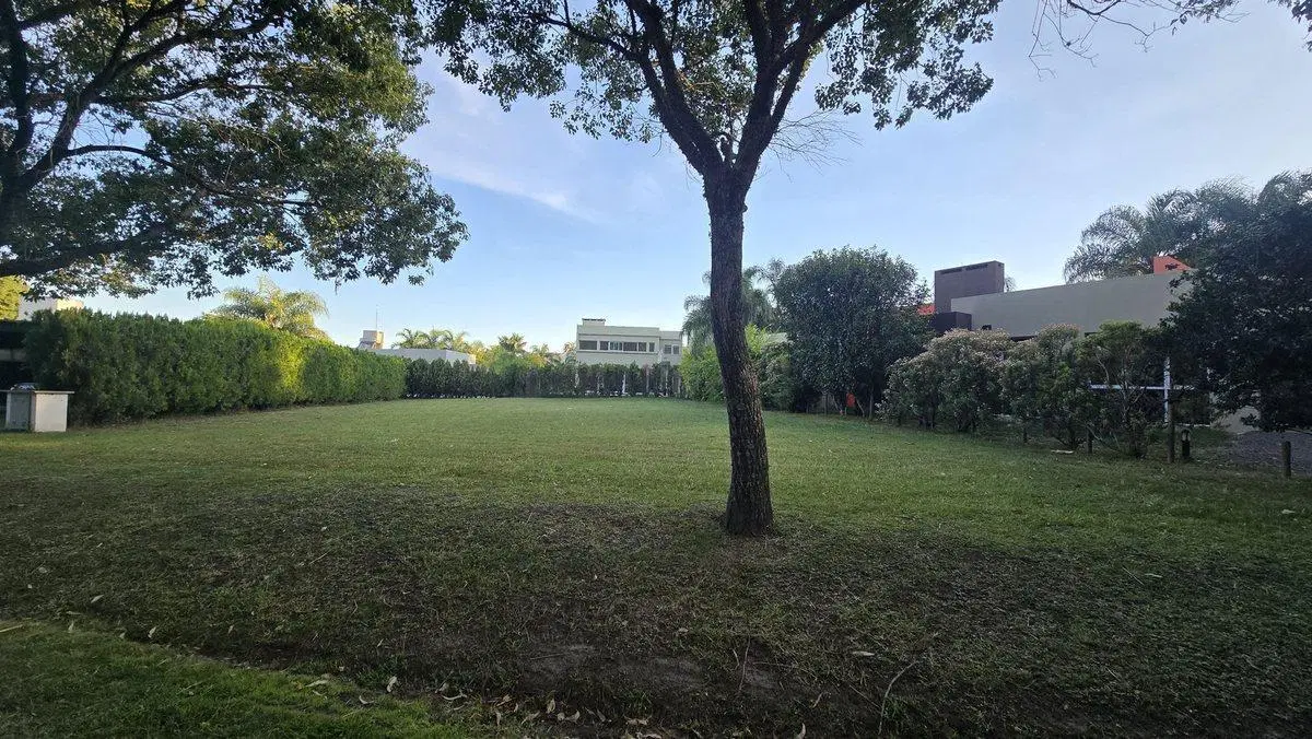 Terreno en el Country La rural 4