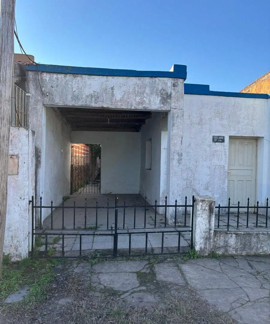 Se Vende Casa en Barrio Este 3