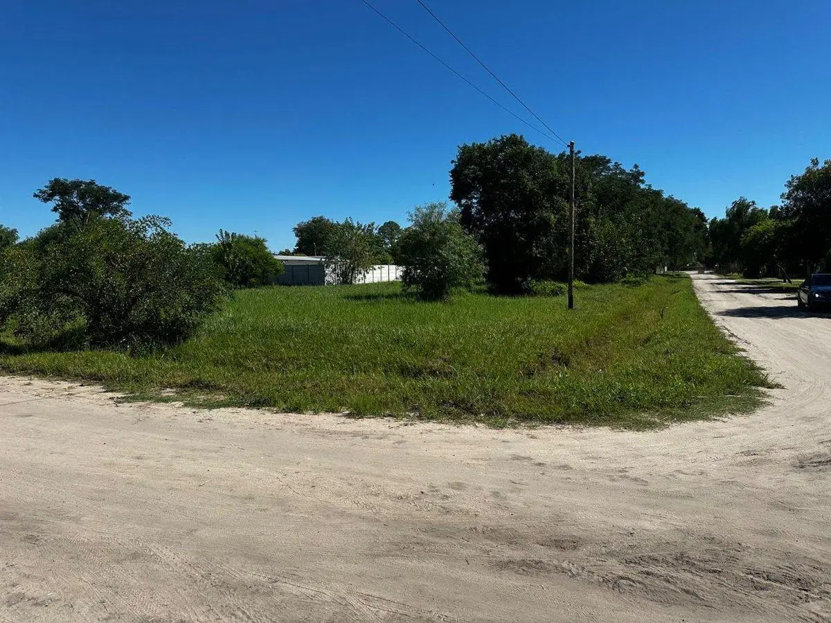 Terrenos en Venta Reconquista barrio Los Andes!! 3