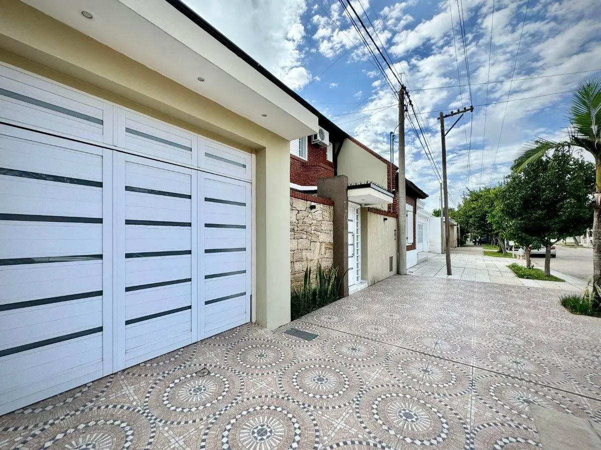 Se VENDE casa en B°San Martin, Reconquista 4