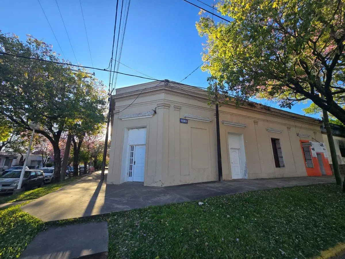 Se vende Propiedad en esquina 1