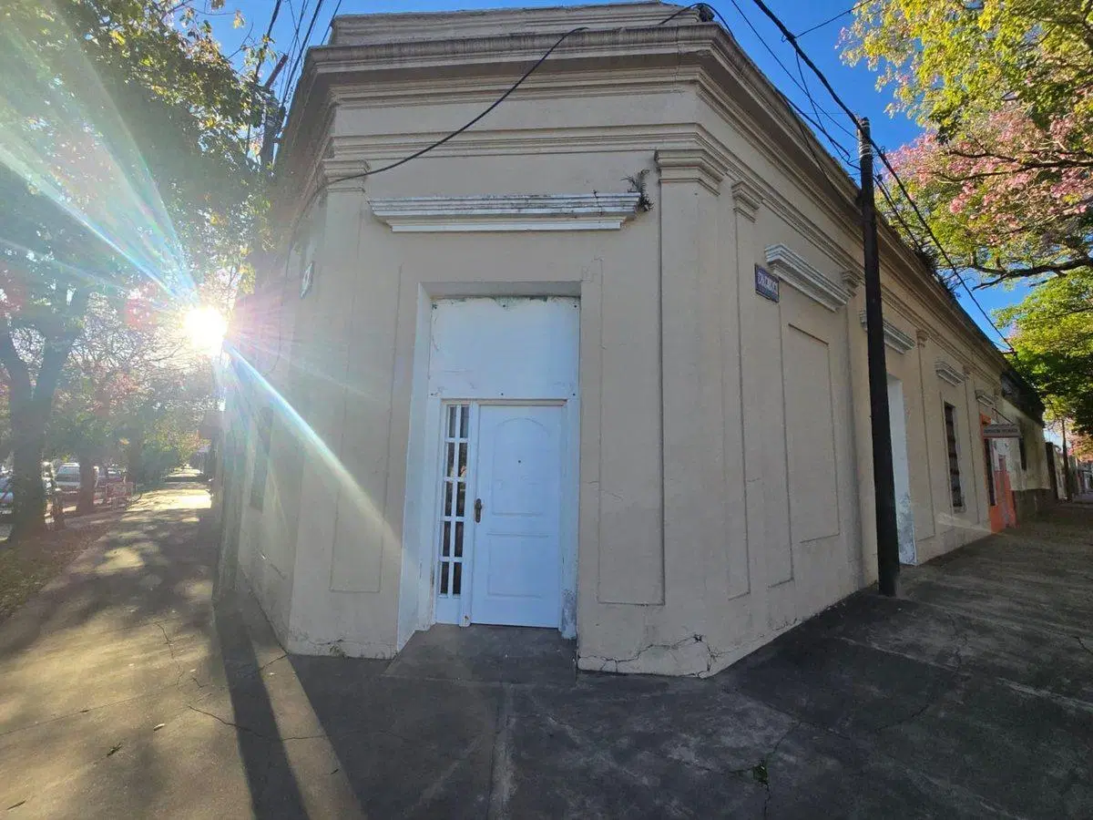 Se vende Propiedad en esquina 2