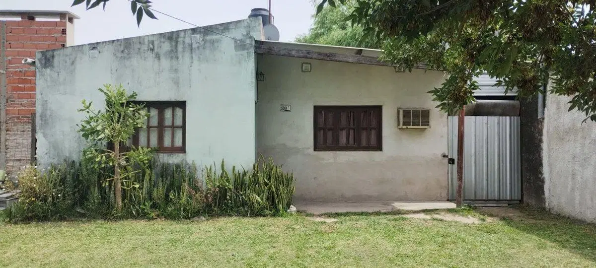 Se vende casa 2 dorm-Barrio Asunción-Reconquista 4