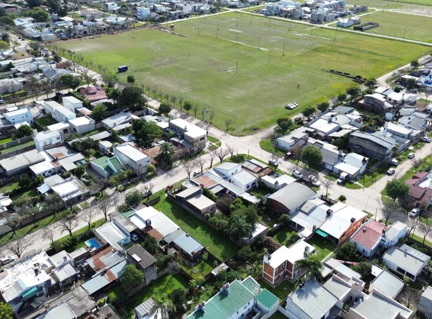 Se vende terreno en B° Padre Celso Avellaneda 5