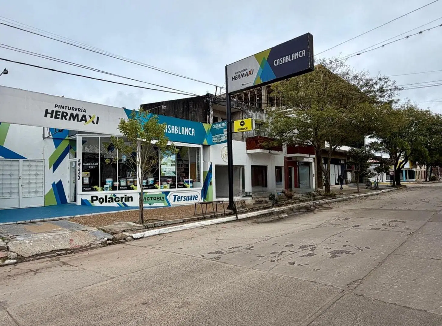 SE VENDE LOCAL COMERCIAL DENTRO DE LOS BULEVARES 1