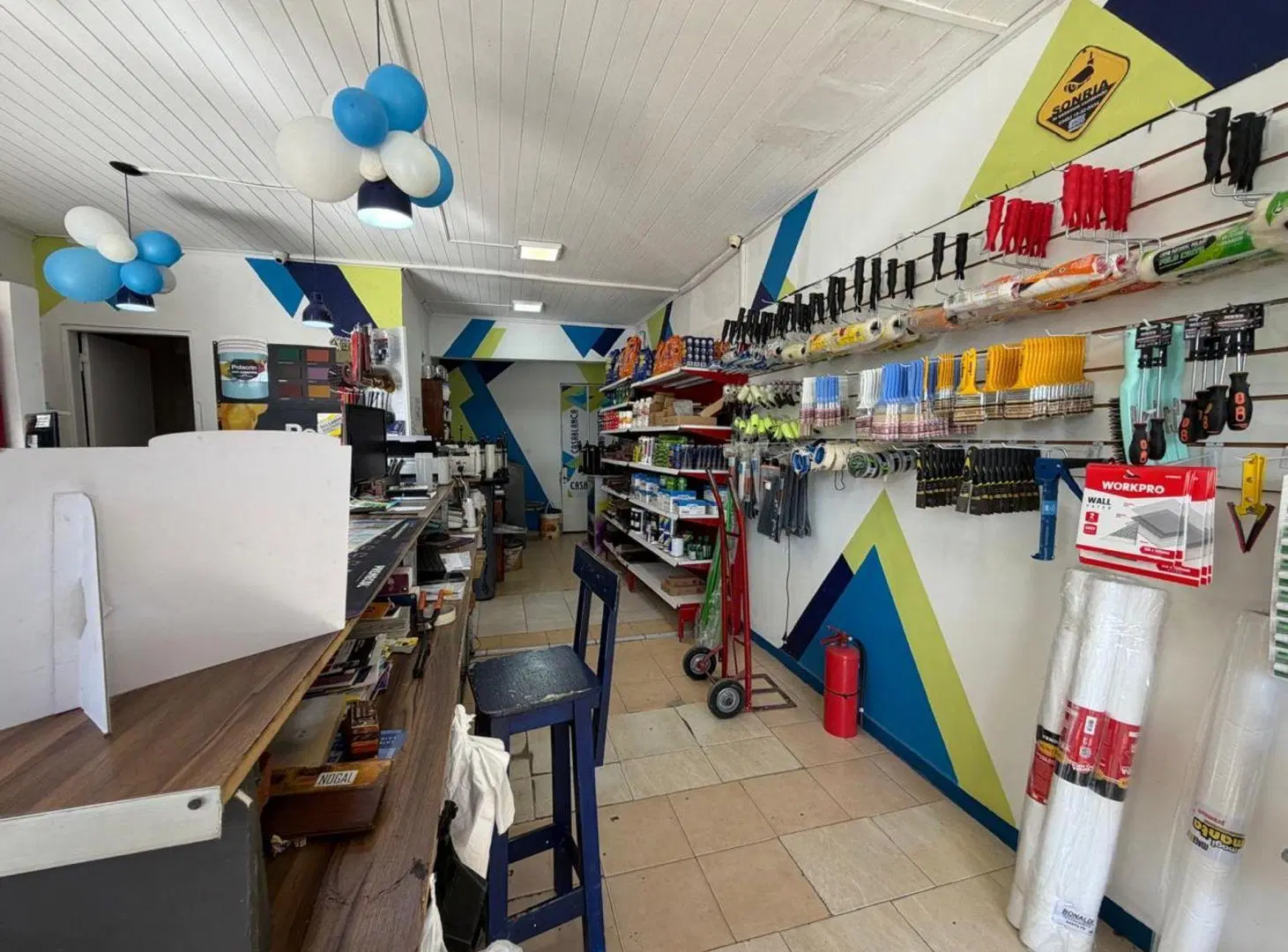 SE VENDE LOCAL COMERCIAL DENTRO DE LOS BULEVARES 2