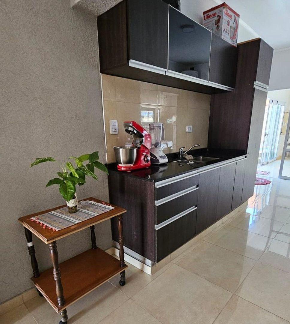 Foto de En VENTA Complejo de 3 deptos y 1 local comercial., imagen 4