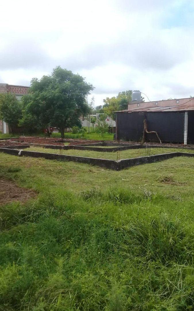 Foto de Terreno con Casa en construcción al 60%!, imagen 1