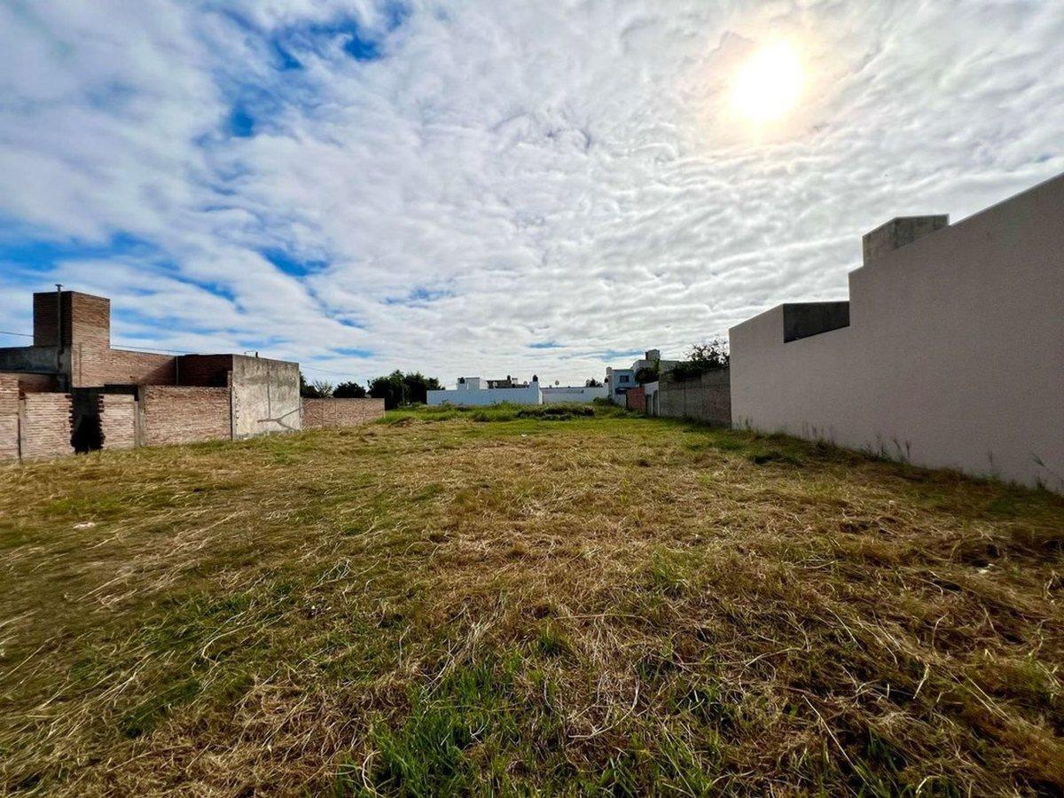 Foto de Terreno en venta en barrio Obligado, imagen 2