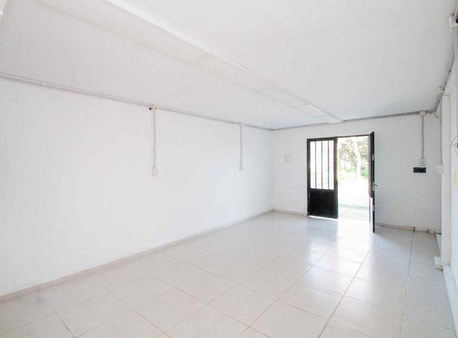 Foto de En Venta 2 locales comerciales dentro de los Blvs., imagen 4