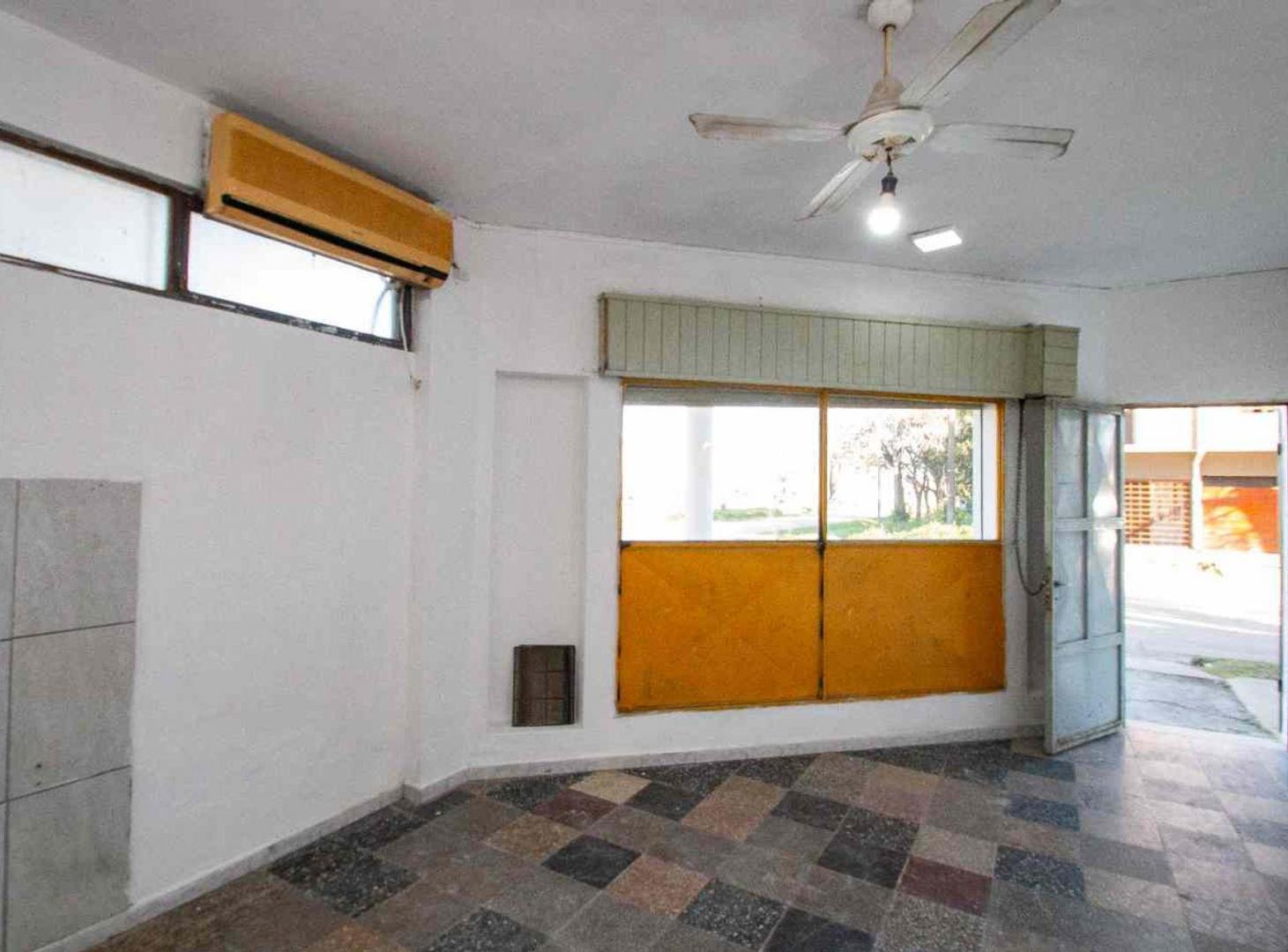 Foto de En Venta 2 locales comerciales dentro de los Blvs., imagen 2