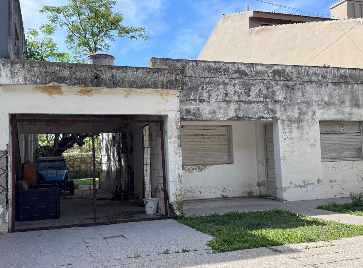 Foto de SE VENDE CASA A REFACCIONAR - Avellaneda Sta. Fe., imagen 1